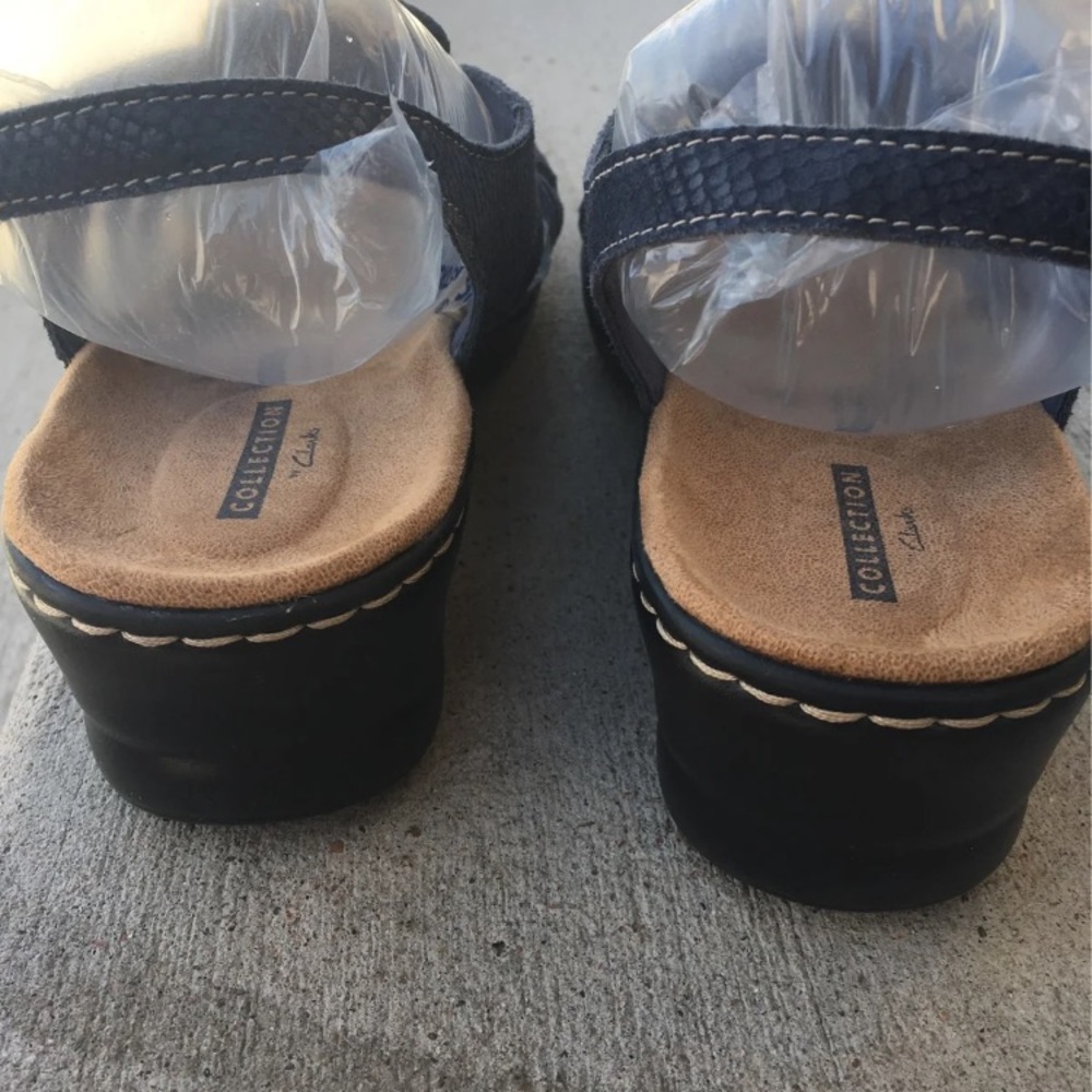Clarks sandals 9.5 wide - Picture 3 of 10